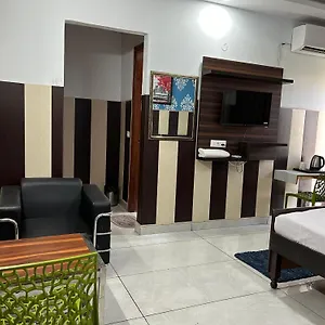 https://hotel-tanvi-premium.top-gurgaonhotels.com